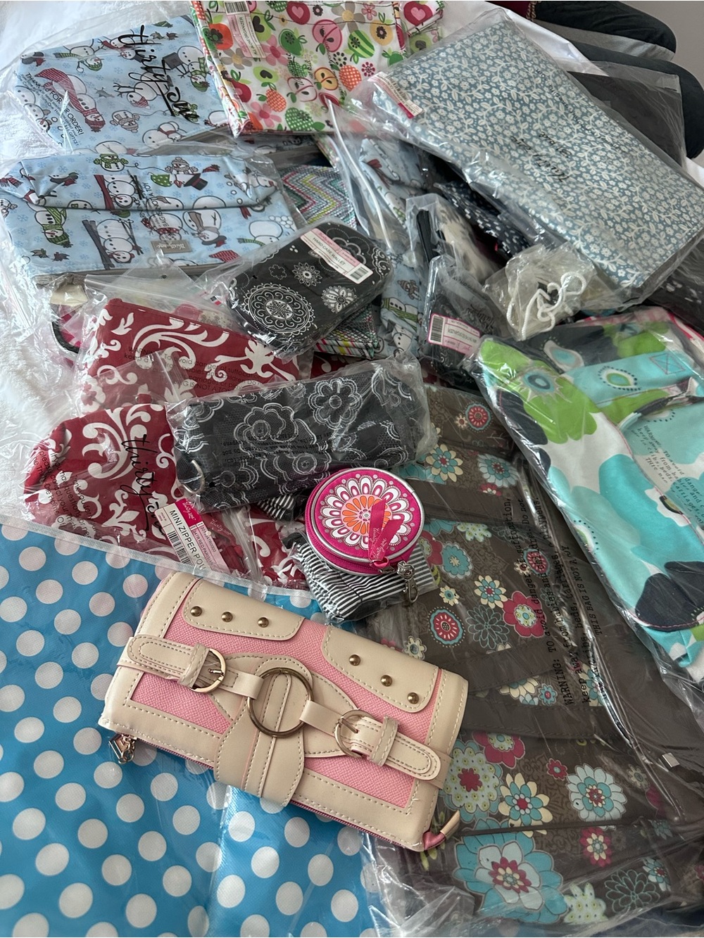 Thirty-One mystery box :Purses, wallets, accessory, jewelry…